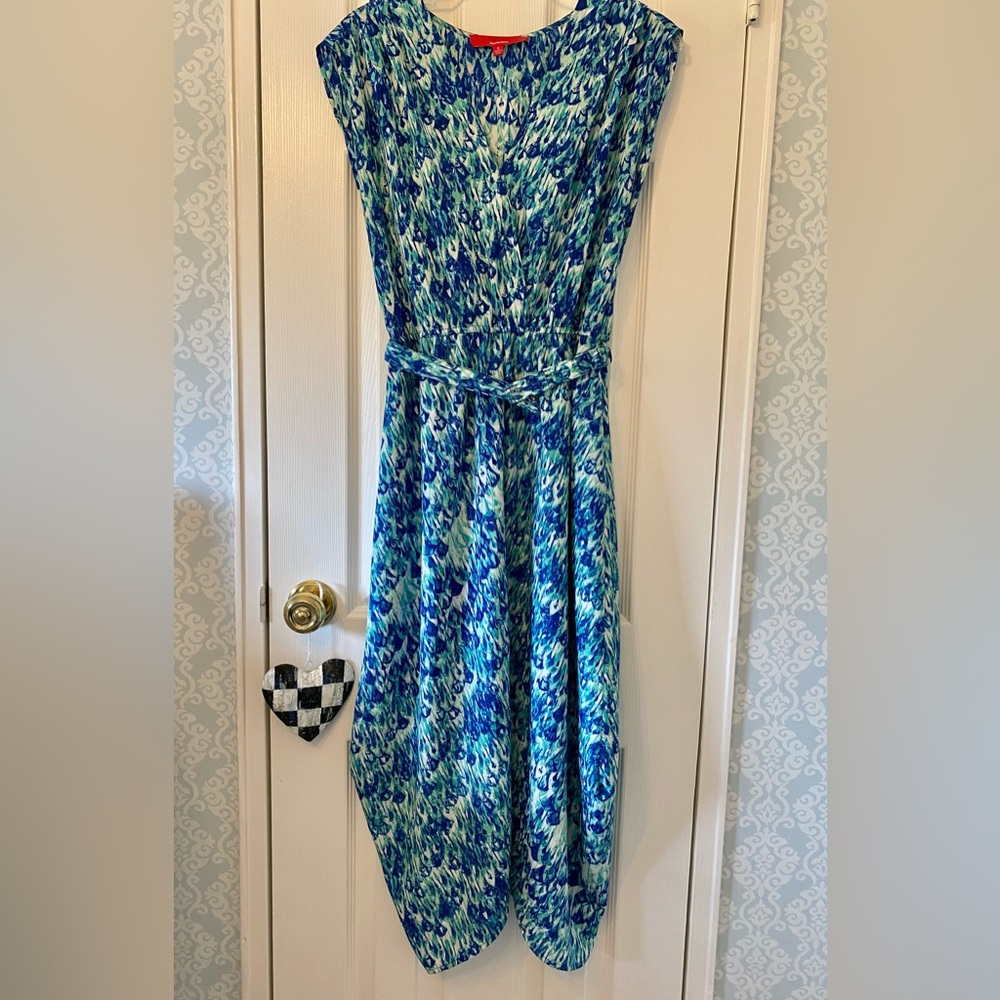 Saks Fifth Avenue Red elastic waist dress. Shark bite hem with stylish c…